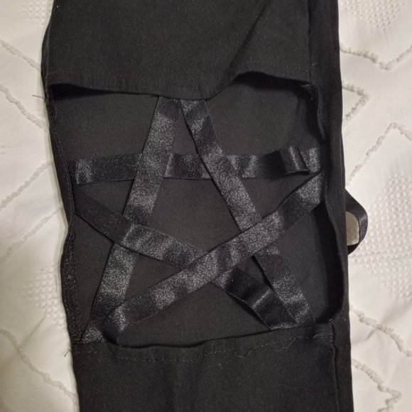 4/$20 Goth Star zipper Pants - Picture 6 of 10